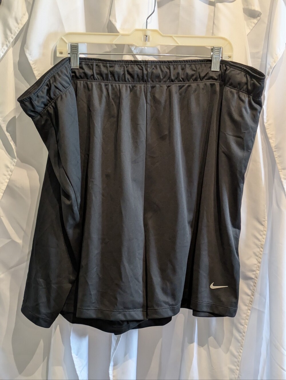 D4 NWT Nike Women's Attack Dri-FIT Mid-Rise 5" Shorts - Black - Plus Size 3X